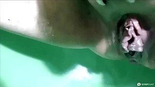 Wet full-grown russian girl )) Hot squirt and pissing pretence .!.